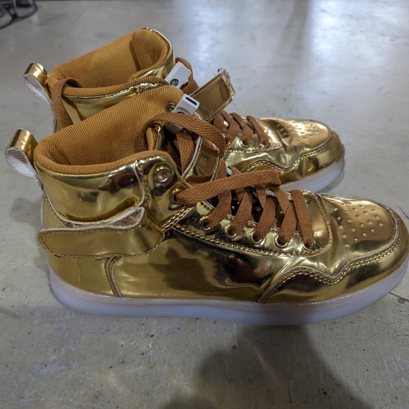 Gold Shoes, Kids, Size 3 - Picture 2 of 7